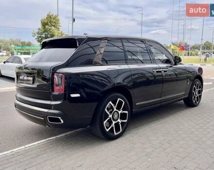 Черный Ролс Ройс Cullinan, объемом двигателя 6.75 л и пробегом 18 тыс. км за 399999 $, фото 9 на Automoto.ua