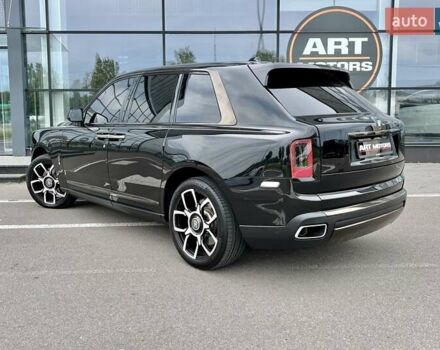 Черный Ролс Ройс Cullinan, объемом двигателя 6.75 л и пробегом 18 тыс. км за 399999 $, фото 5 на Automoto.ua
