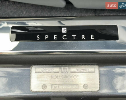 Серый Ролс Ройс Spectre, объемом двигателя 0 л и пробегом 1 тыс. км за 588000 $, фото 41 на Automoto.ua
