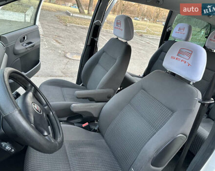 Белый Сеат Альхамбра, объемом двигателя 1.8 л и пробегом 320 тыс. км за 6500 $, фото 19 на Automoto.ua