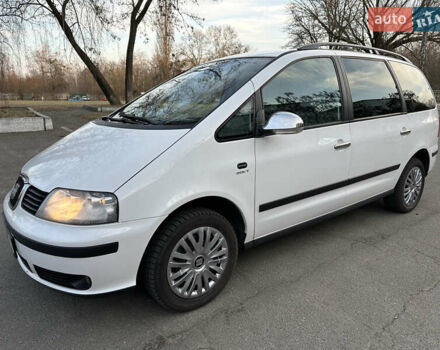 Белый Сеат Альхамбра, объемом двигателя 1.8 л и пробегом 320 тыс. км за 6500 $, фото 1 на Automoto.ua