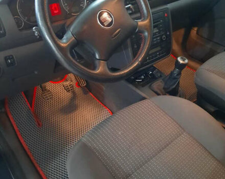 Черный Сеат Альхамбра, объемом двигателя 2 л и пробегом 224 тыс. км за 6700 $, фото 13 на Automoto.ua