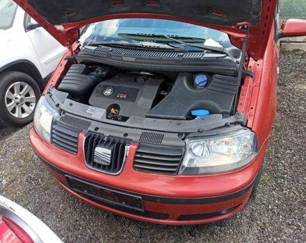 Сеат Альхамбра 2001 в Одессе на Automoto.ua Красный Сеат Альхамбра, объемом двигателя 0 л и пробегом 205 тыс. км за 5400 $, фото 2 на Automoto.ua