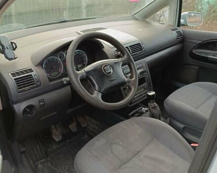 Серый Сеат Альхамбра, объемом двигателя 2 л и пробегом 480 тыс. км за 4800 $, фото 3 на Automoto.ua