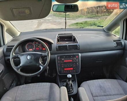 Серый Сеат Альхамбра, объемом двигателя 1.9 л и пробегом 350 тыс. км за 1650 $, фото 4 на Automoto.ua