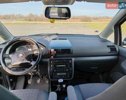 Серый Сеат Альхамбра, объемом двигателя 1.98 л и пробегом 279 тыс. км за 5300 $, фото 4 на Automoto.ua