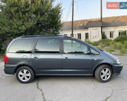 Серый Сеат Альхамбра, объемом двигателя 2 л и пробегом 267 тыс. км за 6300 $, фото 2 на Automoto.ua