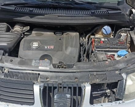 Сірий Сеат Альхамбра, об'ємом двигуна 0 л та пробігом 420 тис. км за 3369 $, фото 6 на Automoto.ua