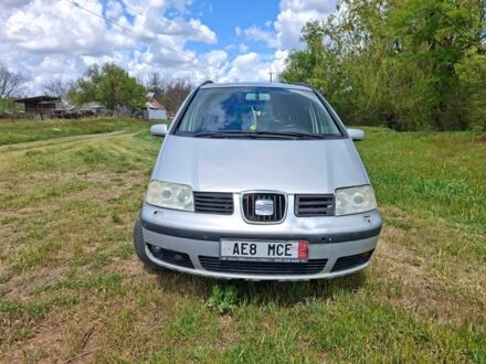 Серый Сеат Альхамбра, объемом двигателя 1.9 л и пробегом 500 тыс. км за 2373 $, фото 1 на Automoto.ua