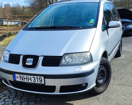 Серый Сеат Альхамбра, объемом двигателя 2 л и пробегом 259 тыс. км за 2075 $, фото 1 на Automoto.ua