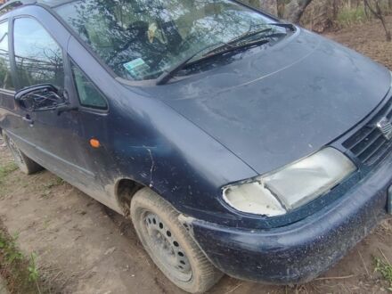 Сеат Альхамбра 1998 в Ужгороде на Automoto.ua Синий Сеат Альхамбра, объемом двигателя 1 л и пробегом 350 тыс. км за 1000 $, фото 1 на Automoto.ua