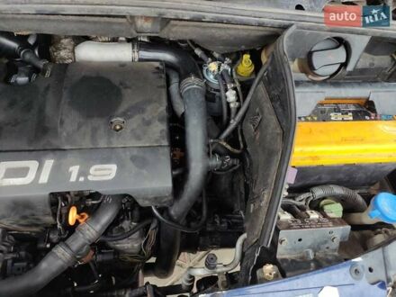 Сеат Альхамбра 2000 у Кельменцах на Automoto.ua Синій Сеат Альхамбра, об'ємом двигуна 1.9 л та пробігом 300 тис. км за 3800 $, фото 1 на Automoto.ua
