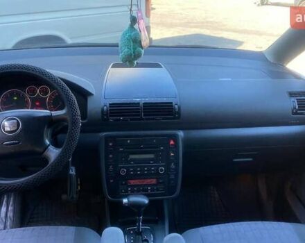Зелений Сеат Альхамбра, об'ємом двигуна 1.78 л та пробігом 227 тис. км за 6300 $, фото 18 на Automoto.ua