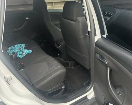 Сеат Алтеа Фрітрек 2013 у Києві на Automoto.ua Білий Сеат Алтеа Фрітрек, об'ємом двигуна 2 л та пробігом 178 тис. км за 11800 $, фото 5 на Automoto.ua