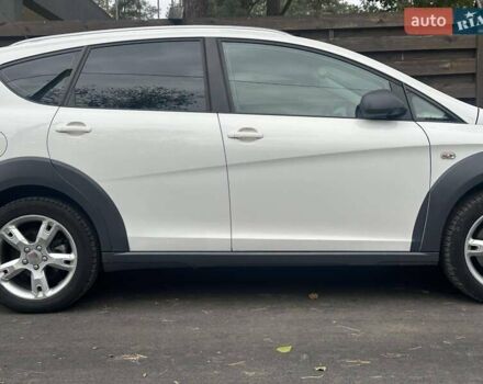 Сеат Алтеа Фрітрек 2013 у Києві на Automoto.ua Білий Сеат Алтеа Фрітрек, об'ємом двигуна 2 л та пробігом 178 тис. км за 11800 $, фото 16 на Automoto.ua