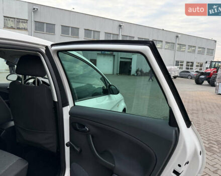 Білий Сеат Altea, об'ємом двигуна 1.6 л та пробігом 255 тис. км за 4999 $, фото 33 на Automoto.ua