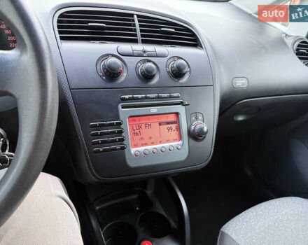 Білий Сеат Altea, об'ємом двигуна 1.6 л та пробігом 255 тис. км за 4999 $, фото 20 на Automoto.ua