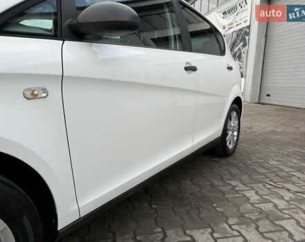 Білий Сеат Altea, об'ємом двигуна 1.6 л та пробігом 255 тис. км за 4999 $, фото 6 на Automoto.ua