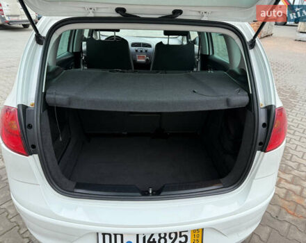 Білий Сеат Altea, об'ємом двигуна 1.6 л та пробігом 255 тис. км за 4999 $, фото 31 на Automoto.ua