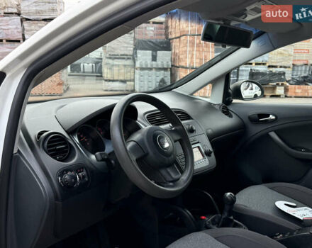 Білий Сеат Altea, об'ємом двигуна 1.6 л та пробігом 255 тис. км за 4999 $, фото 17 на Automoto.ua