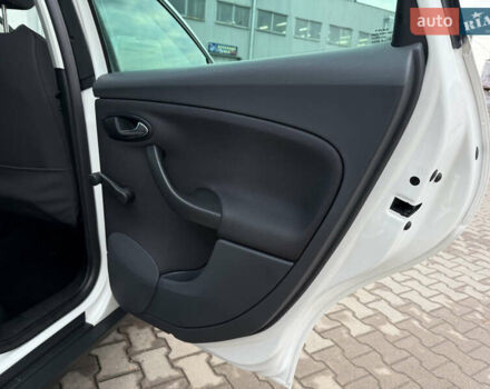 Білий Сеат Altea, об'ємом двигуна 1.6 л та пробігом 255 тис. км за 4999 $, фото 34 на Automoto.ua