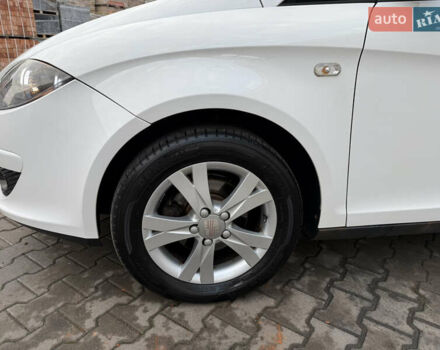 Белый Сеат Алтеа, объемом двигателя 1.6 л и пробегом 250 тыс. км за 5100 $, фото 4 на Automoto.ua