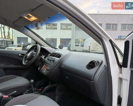 Білий Сеат Altea, об'ємом двигуна 1.6 л та пробігом 255 тис. км за 4999 $, фото 41 на Automoto.ua