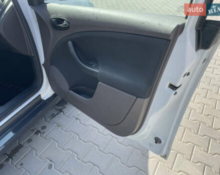 Білий Сеат Altea, об'ємом двигуна 1.97 л та пробігом 278 тис. км за 6900 $, фото 23 на Automoto.ua