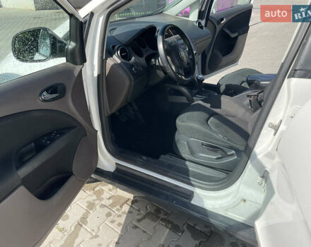 Білий Сеат Altea, об'ємом двигуна 1.97 л та пробігом 278 тис. км за 6900 $, фото 19 на Automoto.ua