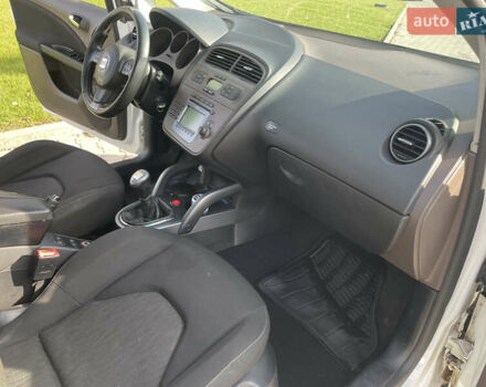 Белый Сеат Алтеа, объемом двигателя 1.97 л и пробегом 280 тыс. км за 6300 $, фото 27 на Automoto.ua