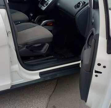 Білий Сеат Altea, об'ємом двигуна 1.39 л та пробігом 190 тис. км за 5950 $, фото 20 на Automoto.ua