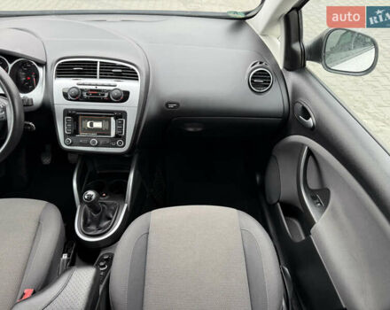 Білий Сеат Altea, об'ємом двигуна 1.6 л та пробігом 156 тис. км за 6700 $, фото 27 на Automoto.ua