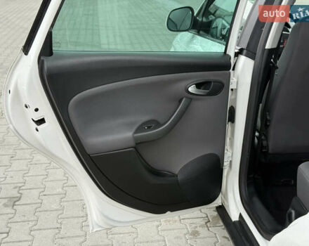 Білий Сеат Altea, об'ємом двигуна 1.6 л та пробігом 156 тис. км за 6700 $, фото 13 на Automoto.ua