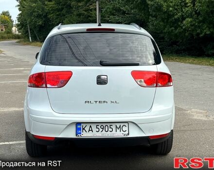 Сеат Altea 2013 у Фастове на Automoto.ua Білий Сеат Altea, об'ємом двигуна 1.6 л та пробігом 121 тис. км за 8900 $, фото 3 на Automoto.ua