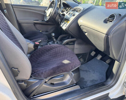 Белый Сеат Алтеа, объемом двигателя 1.6 л и пробегом 211 тыс. км за 10500 $, фото 19 на Automoto.ua