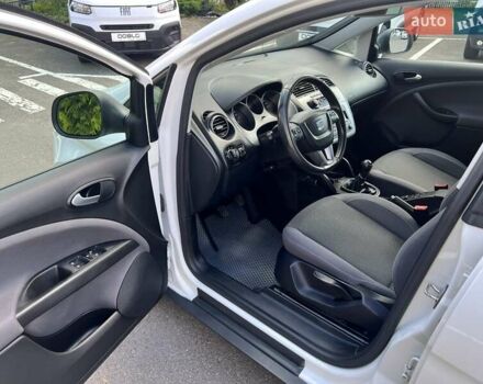 Білий Сеат Altea, об'ємом двигуна 1.6 л та пробігом 257 тис. км за 8999 $, фото 28 на Automoto.ua