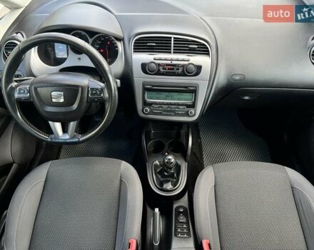 Білий Сеат Altea, об'ємом двигуна 1.6 л та пробігом 257 тис. км за 8999 $, фото 23 на Automoto.ua