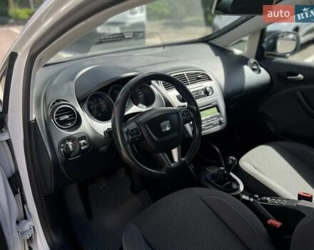 Білий Сеат Altea, об'ємом двигуна 1.6 л та пробігом 257 тис. км за 8999 $, фото 31 на Automoto.ua