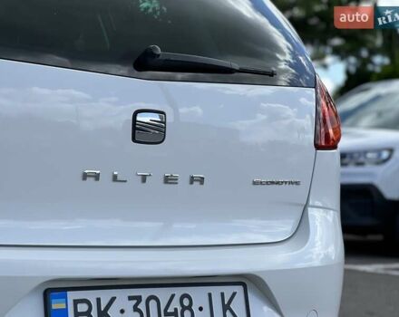 Білий Сеат Altea, об'ємом двигуна 1.6 л та пробігом 257 тис. км за 8999 $, фото 13 на Automoto.ua