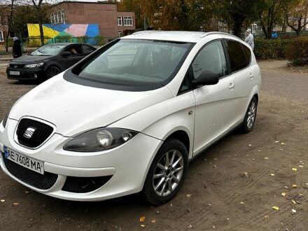 Сеат Алтеа 2011 в Днепре (Днепропетровске) на Automoto.ua Белый Сеат Алтеа, объемом двигателя 1.4 л и пробегом 160 тыс. км за 4700 $, фото 1 на Automoto.ua
