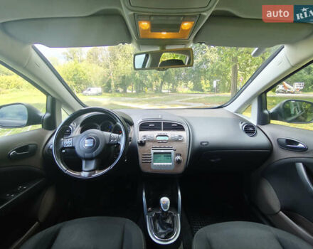 Сеат Алтеа 2008 в Киеве на Automoto.ua Черный Сеат Алтеа, объемом двигателя 1.98 л и пробегом 234 тыс. км за 9000 $, фото 17 на Automoto.ua