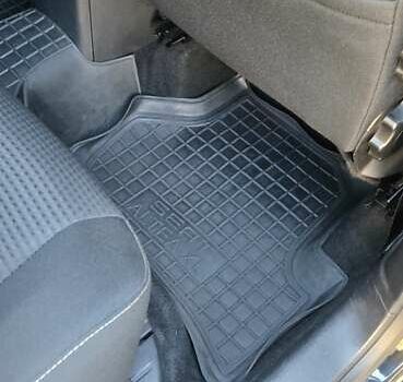 Сеат Алтеа 2013 в Херсоне на Automoto.ua Черный Сеат Алтеа, объемом двигателя 1.98 л и пробегом 142 тыс. км за 10000 $, фото 7 на Automoto.ua