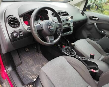 Красный Сеат Алтеа, объемом двигателя 1.6 л и пробегом 195 тыс. км за 3200 $, фото 2 на Automoto.ua