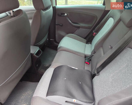 Красный Сеат Алтеа, объемом двигателя 1.6 л и пробегом 195 тыс. км за 3600 $, фото 3 на Automoto.ua