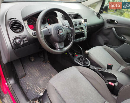 Красный Сеат Алтеа, объемом двигателя 1.6 л и пробегом 195 тыс. км за 3600 $, фото 4 на Automoto.ua