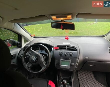 Червоний Сеат Altea, об'ємом двигуна 1.6 л та пробігом 193 тис. км за 5000 $, фото 14 на Automoto.ua