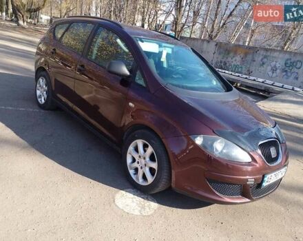 Червоний Сеат Altea, об'ємом двигуна 1.6 л та пробігом 240 тис. км за 5300 $, фото 4 на Automoto.ua