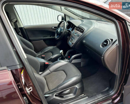 Сеат Алтеа 2008 в Днепре (Днепропетровске) на Automoto.ua Красный Сеат Алтеа, объемом двигателя 2 л и пробегом 220 тыс. км за 5999 $, фото 12 на Automoto.ua