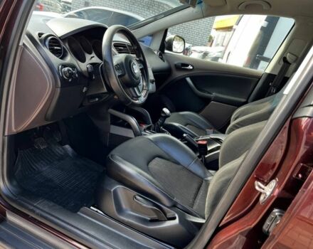 Червоний Сеат Altea, об'ємом двигуна 2 л та пробігом 220 тис. км за 6500 $, фото 7 на Automoto.ua