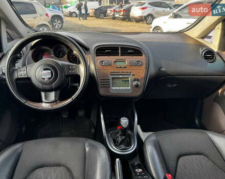 Червоний Сеат Altea, об'ємом двигуна 2 л та пробігом 220 тис. км за 5999 $, фото 10 на Automoto.ua